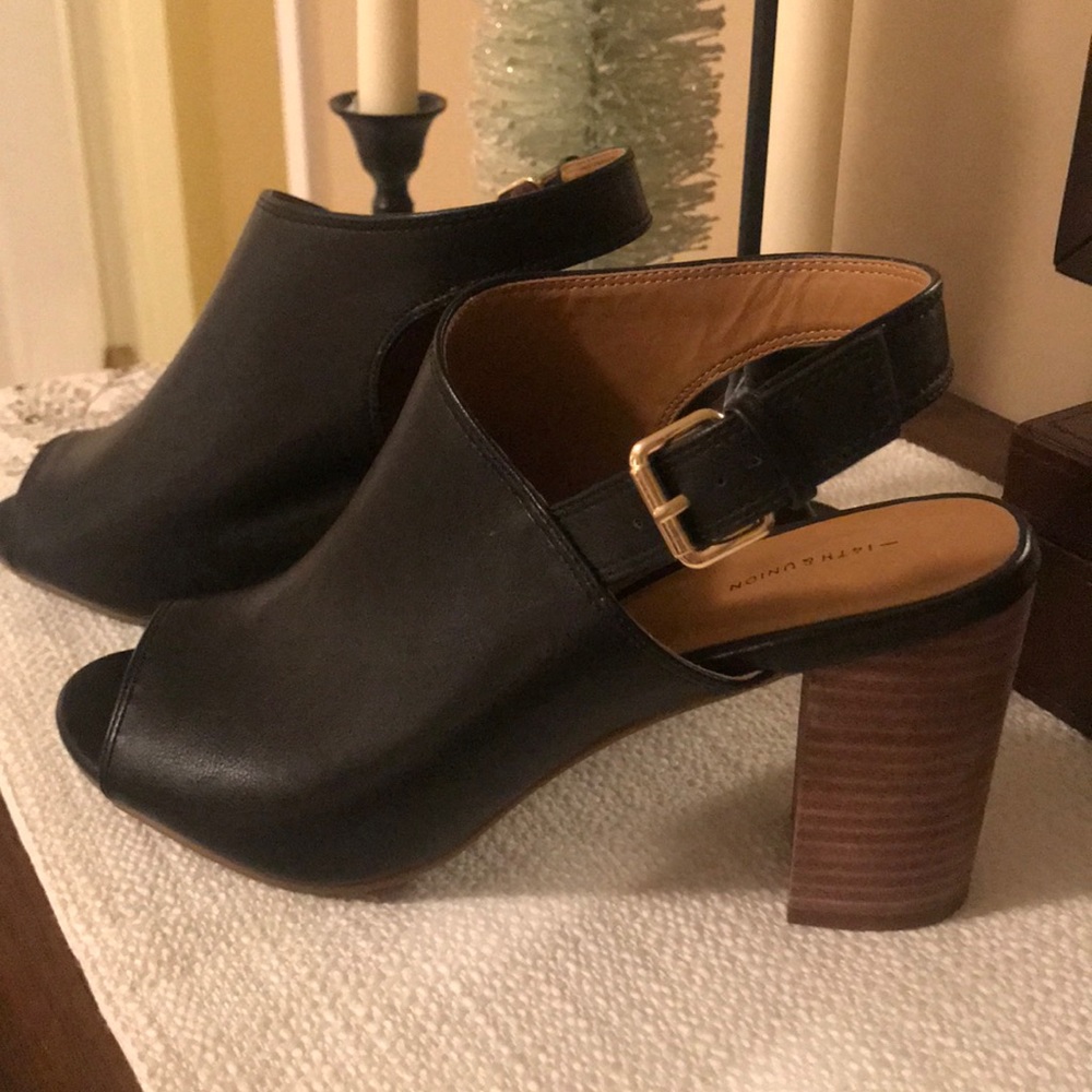 NWT Black Open Toe Bootie Heel